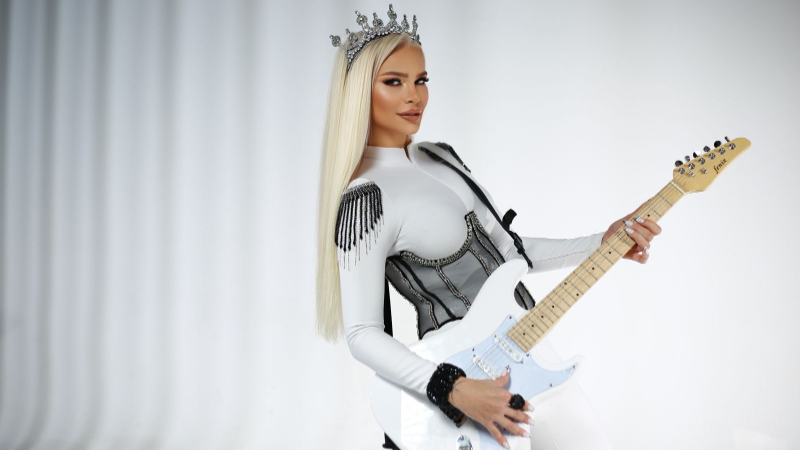 Türk müzik dünyasının özgün seslerinden Pelin Suade, Yıldız Tilbe’nin unutulmaz