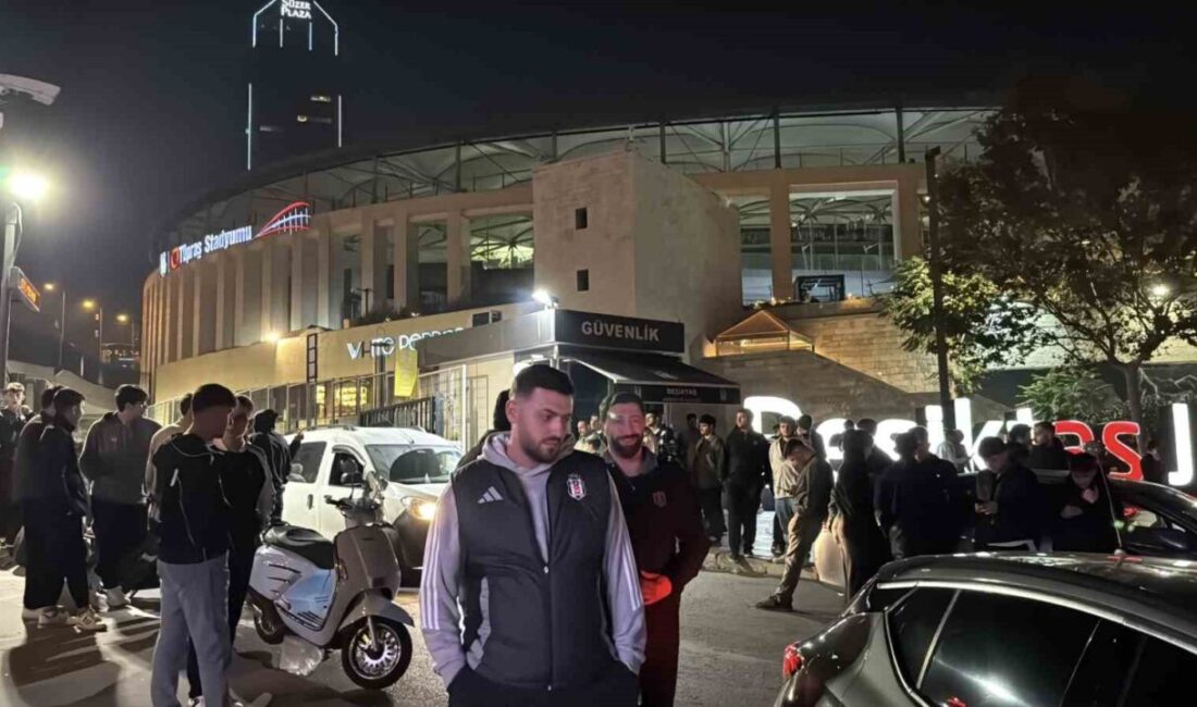 Beşiktaş’ta derbi öncesi silahlı kavga: 1 yaralı Beşiktaş’ta Fenerbahçe derbisi öncesi pankart ve kareografi hazırlığı yaptıkları belirtilen