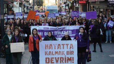 Bursa Büyükşehir Belediyesi ve Bursa Kent Konseyi öncülüğünde “25 Kasım