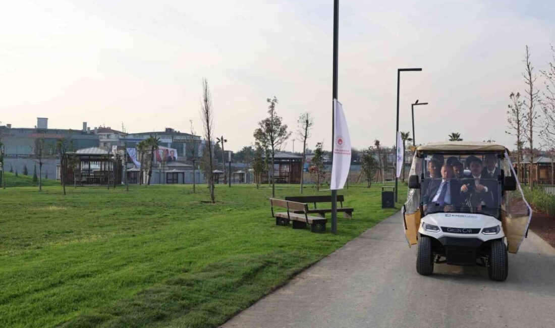 Cumhurbaşkanı Erdoğan, Atatürk Havalimanı Millet Bahçesi’nde esnafı ziyaret etti Cumhurbaşkanı Recep Tayyip Erdoğan, açılışına katıldığı Atatürk Havalimanı Millet Bahçesi’nde