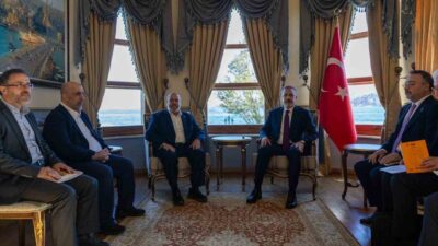 Dışişleri Bakanı Hakan Fidan, İstanbul’da Hamas Siyasi Büro üyeleriyle görüştü.