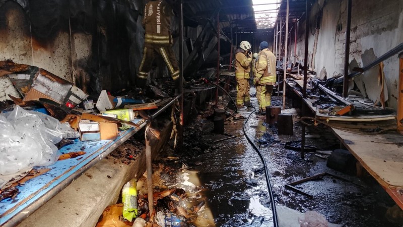 İşyerinde yangın çıktı. Maddi hasar büyük...