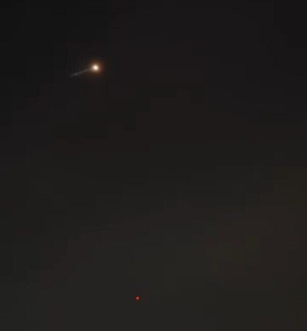 Akşam saatlerinde Küçükçekmece semalarında görülen sebebi bilinmeyen ışık hüzmesi İstanbul’a