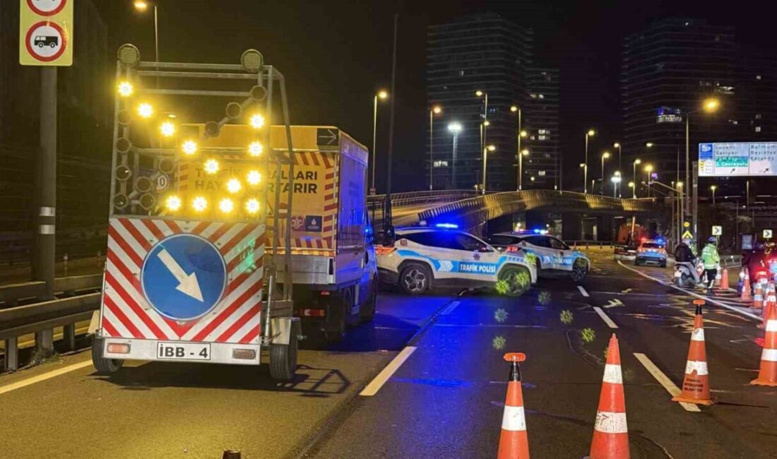 İstanbul’da maraton nedeniyle bazı yollar trafiğe kapatıldı İSTANBUL ( ) İstanbul Valiliğinden daha önce yapılan açıklamada bugün