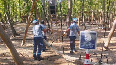 Kocaeli Büyükşehir Belediyesi, Ormanya’daki çocuk oyun alanlarında rutin kontrol ve