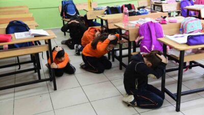 Osmangazi Belediyesi, öğrencilerin afetlere karşı bilinçli ve hazırlıklı bireyler olarak