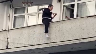 Sultangazi’de, ailesi ile tartışan ve balkona çıkarak atlamak isteyen bir