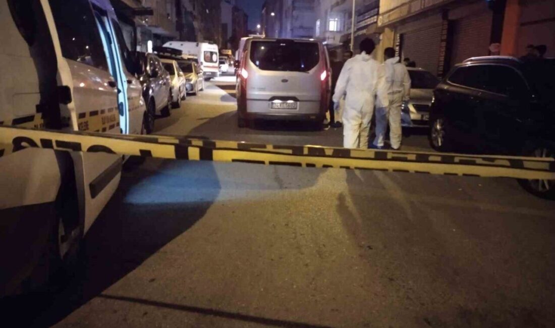 Ümraniye’de cinnet geçiren adam, oğlu ve kardeşini öldürdü Ümraniye’de akşam saatlerinde bir evdeki tartışma cinayetle sonlandı. Sinir hastası