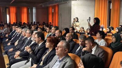 Türk edebiyatının önemli isimlerinden şair, yazar ve mütefekkir Sezai Karakoç,