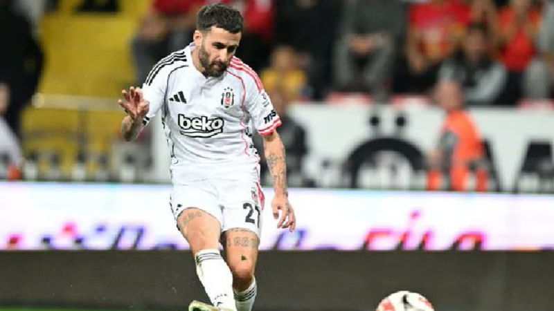 Beşiktaş’ta Rafa Silva krizi devam ediyor. Uzun süredir sahalardan uzak
