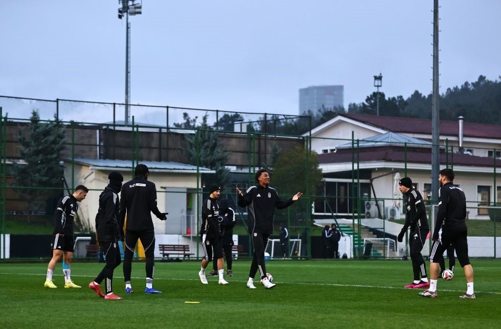 Beşiktaş, Ziraat Türkiye Kupası’nda yarın Fenerbahçe ile oynayacağı maçın hazırlıklarını,