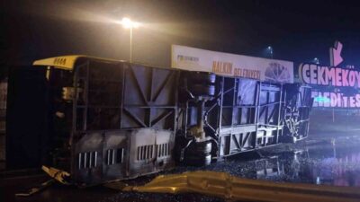 Çekmeköy’de seyir halindeki özel halk otobüsü şoförünün kontrolünden çıkarak bariyerlere