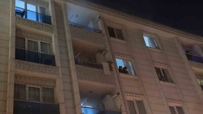 Esenyurt’ta 5 katlı bir binanın ikinci katında çıkan yangında mahsur