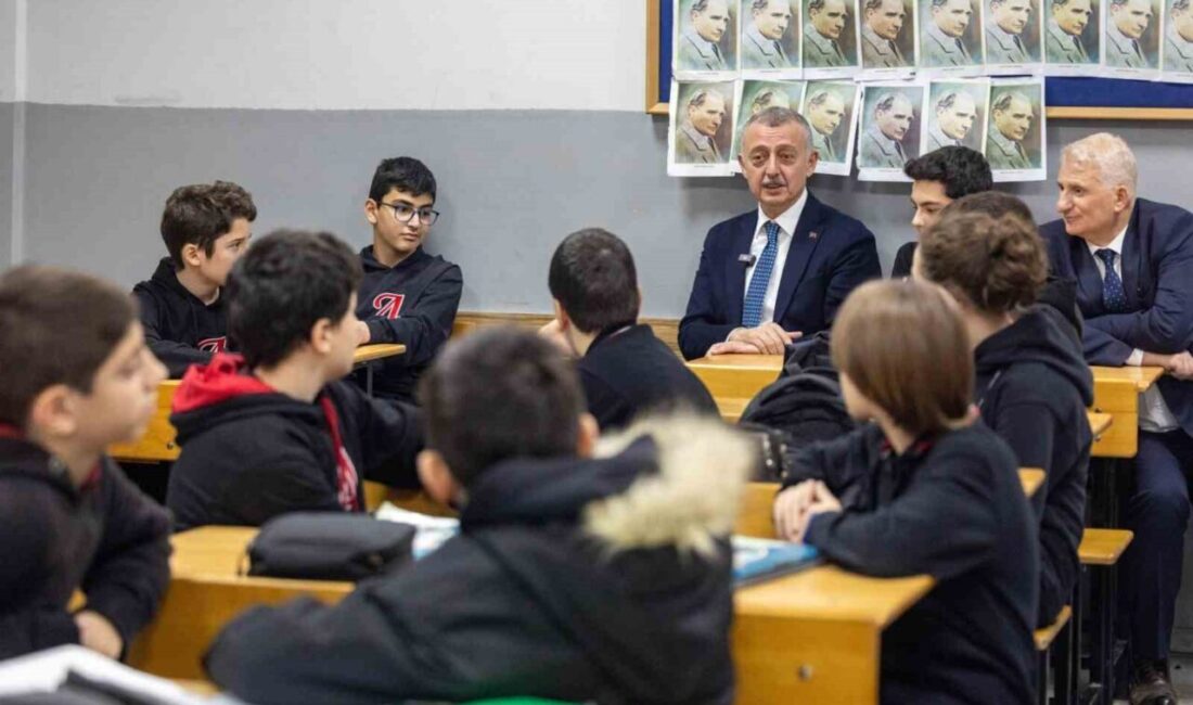 Kocaeli Büyükşehir Belediye Başkanı Tahir Büyükakın, sınıf başkanı seçilmek için
