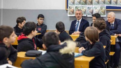 Kocaeli Büyükşehir Belediye Başkanı Tahir Büyükakın, sınıf başkanı seçilmek için