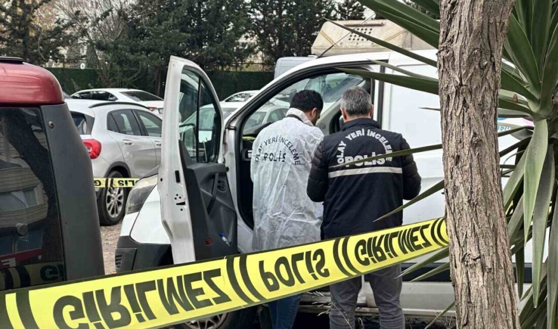 Maltepe’de bir kargo çalışanı işe gitmek için bindiği araç içerisinde