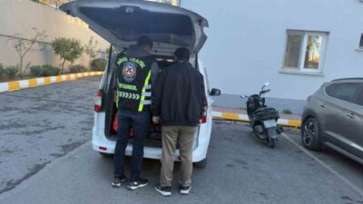 İstanbul Fatih’te trafikte tartışan araç ve motosiklet sürücüleri ile motosiklette