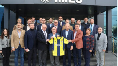 Fenerbahçe’nin efsane futbolcuları, eski yöneticileri ve sivil toplum temsilcileri, İstanbul’un