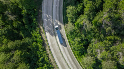 Yarım asra yaklaşan tecrübesiyle lojistik sektörünün köklü markalarından Boltas, sürdürülebilirlik