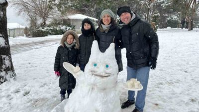 İstanbul’da devam eden kar yağışı yine en çok çocukları mutlu