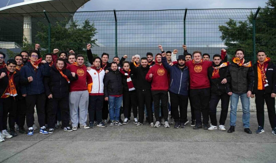 Galatasaraylı taraftarlar, Fenerbahçe ile oynanacak Turkcell Süper Kupa final maçı