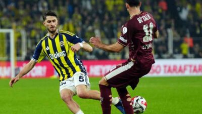Fenerbahçeli futbolcu İsmail Yüksek, Göztepe maçında yaşadığı sakatlık nedeniyle 38.