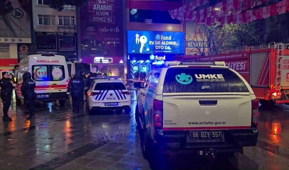 İstanbul’un Kartal ilçesinde seyir halindeki İETT otobüsünün kontrolden çıkarak bir