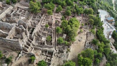 Alanya Alaaddin Keykubat Üniversitesi (ALKÜ) tarafından Syedra Antik Kenti’nde yürütülen