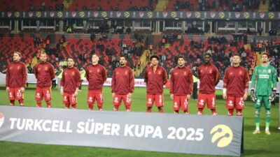 Turkcell Süper Kupa yarı finalinde Galatasaray ile Trabzonspor karşılaşıyor. Müsabakanın