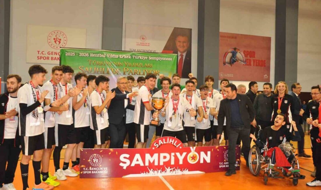 Manisa’nın Salihli ilçesinde düzenlenen Hentbol Yıldız Erkekler Türkiye Şampiyonası’nda şampiyon