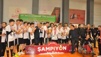Manisa’nın Salihli ilçesinde düzenlenen Hentbol Yıldız Erkekler Türkiye Şampiyonası’nda şampiyon