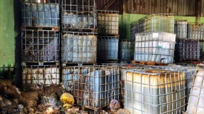 Ankara’nın Sincan ilçesinde kaçak akaryakıt üreten firmaya yönelik gerçekleştirilen operasyonda