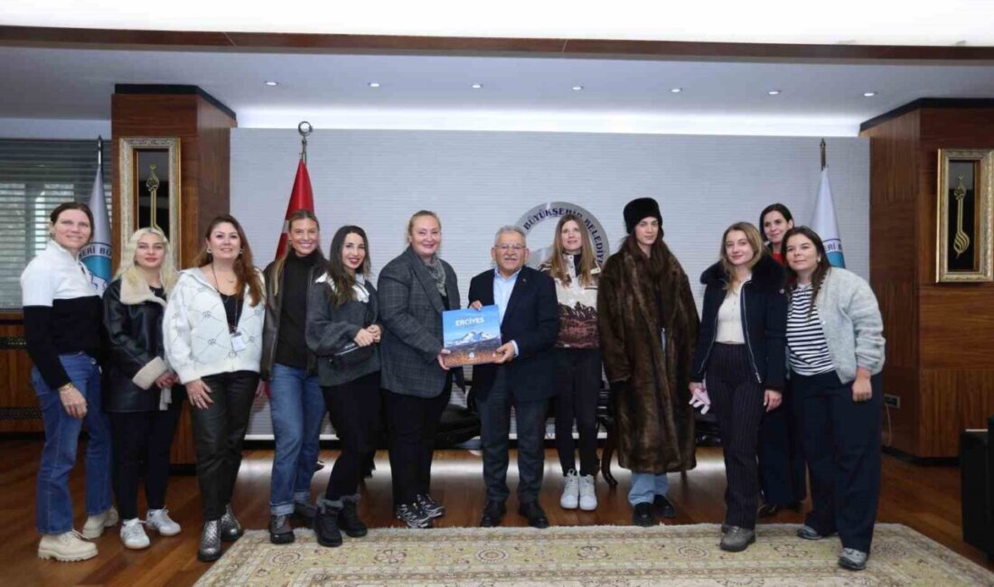 Kayseri Büyükşehir Belediye Başkanı Dr. Memduh Büyükkılıç, Paris Büyükelçiliği Kültür