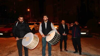 Ankara’da Ramazan ayının gelmesi ile beraber davulcular ilk sahurla çalışmaya