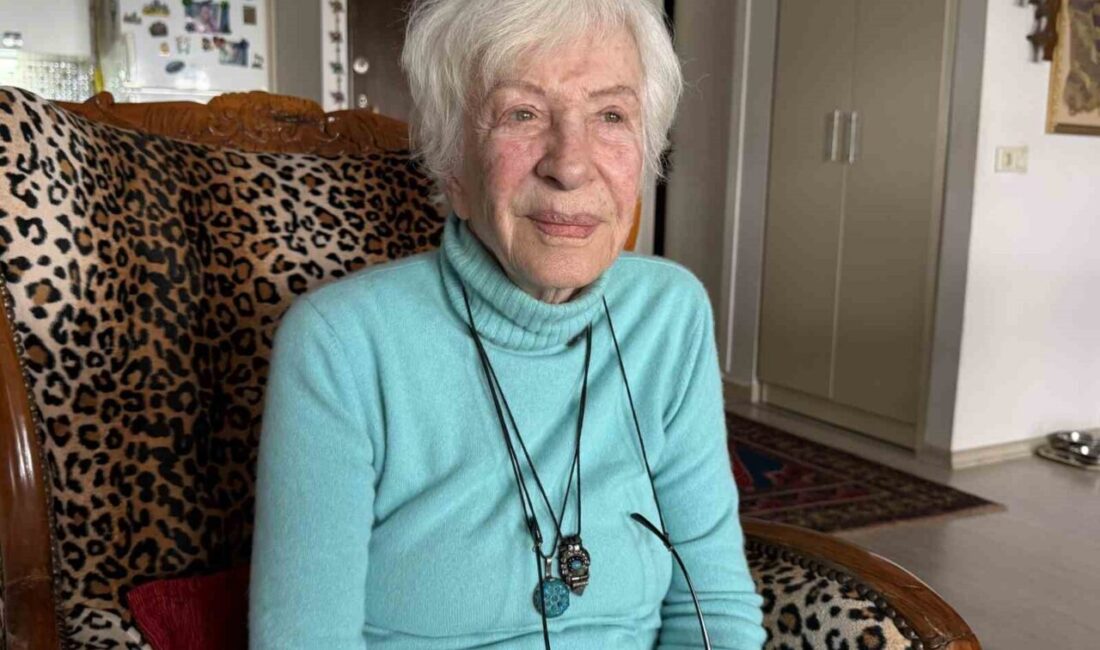 İstanbul’un Kadıköy ilçesinde 2001 yılında, ’FETÖ üyesi olmak’ ve ’hükûmeti