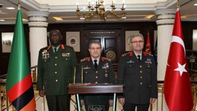 Genelkurmay Başkanı Orgeneral Selçuk Bayraktaroğlu, Zambiya Kara Kuvvetleri Komutanı Korgeneral