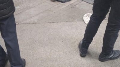 İstanbul Sarıyer’de yapımcı Erol Köse, 16’ncı kattan düşerek hayatını kaybetti.