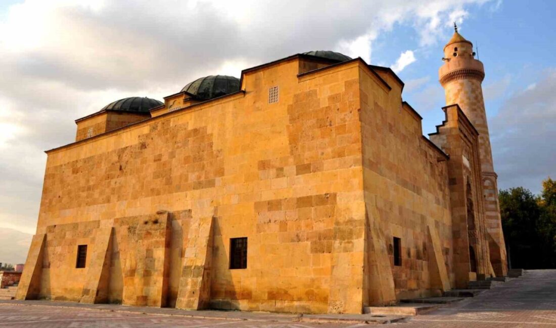 ’Niğde Seni Çağırıyor’ sloganıyla kentin tarihi ve kültürel mirasını tanıtmaya