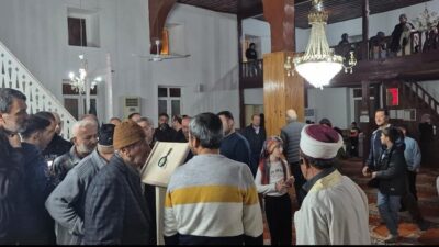 Mersin’in Anamur ilçesinde Kadir Gecesi dolayısıyla Ortaköy Camii’nde muhafaza edilen