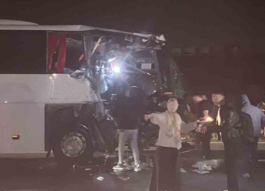 Ankara’da yolcu otobüsü ile tırın çarpıştığı kazada 1 kişi hayatını