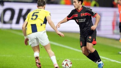 Danimarka temsilcisi Midtjylland’da forma giyen milli futbolcu Aral Şimşir, kış