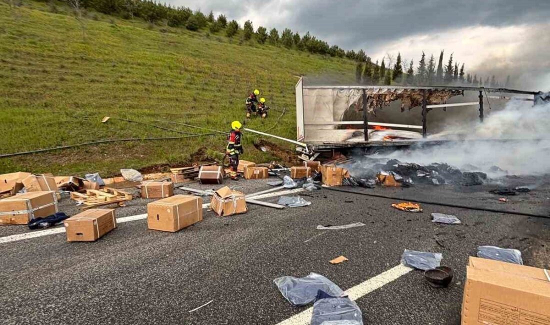 Balıkesir-İstanbul-İzmir yolu üzerinde bariyerlere çarpan tırın alev aldığı kazada 2