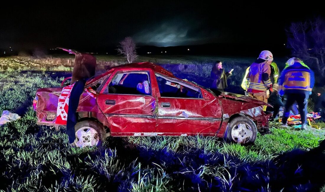 Manisa’nın Kula ilçesinde bir otomobil sürücüsünün direksiyon hakimiyetini kaybetmesi sonucu