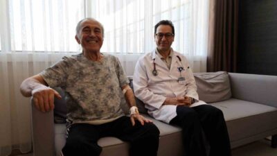 İzmir’de 76 yaşındaki böbrek nakilli hastanın safra kanalında oluşan 2