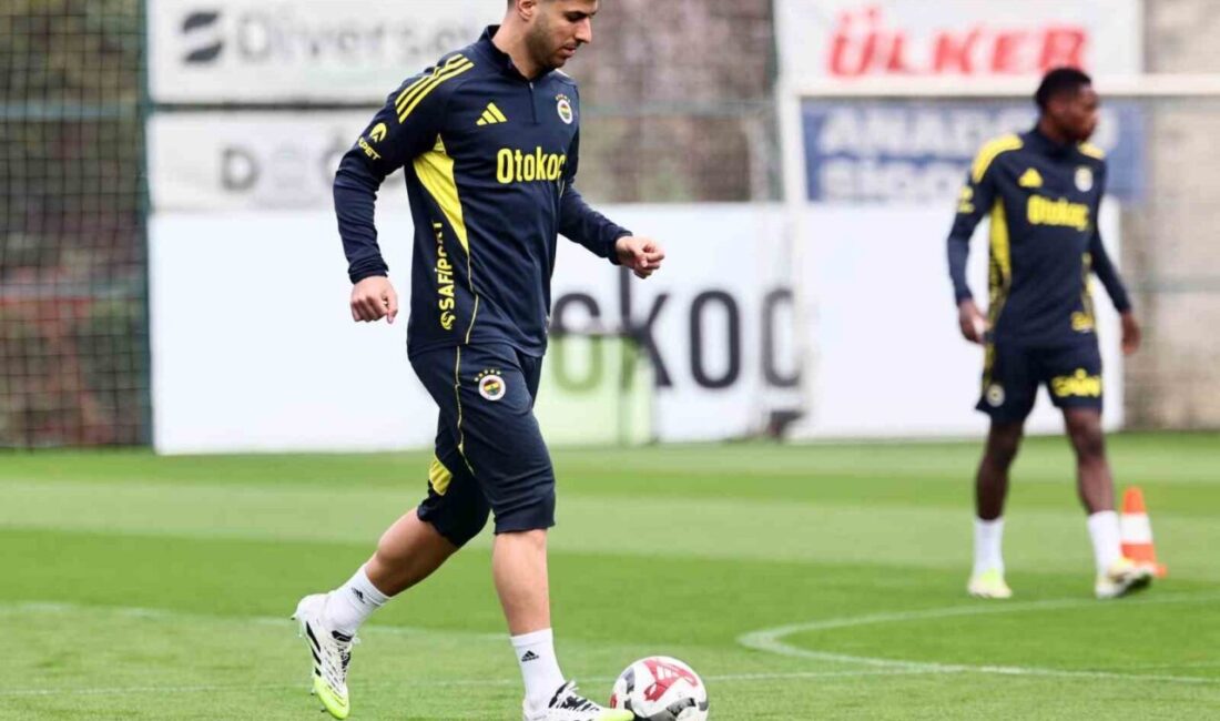 Fenerbahçe, hazırlıklarını bugün yaptığı antrenmanla sürdürdü. Fenerbahçe Can Bartu Tesisleri’nde,