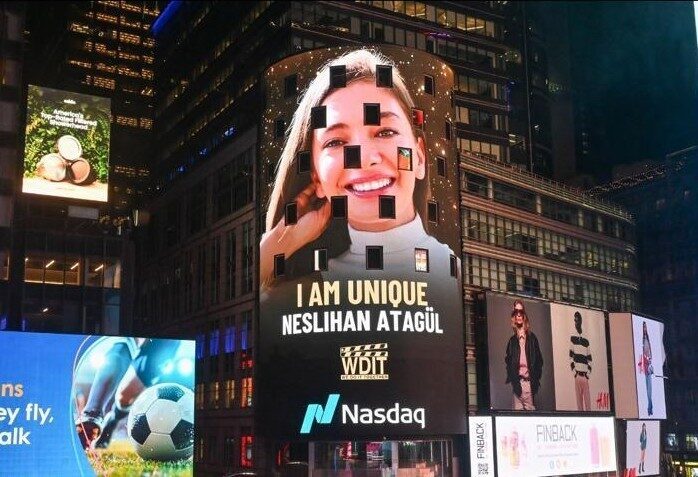 Türkiye’den gazeteci Aslıgül Atasagun ve oyuncu Neslihan Atagül’ün yer aldığı