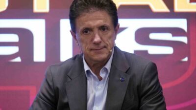 Rumen futbolunun efsane isimlerinden Gheorghe Popescu, Türkiye’nin favori olduğunu belirterek,