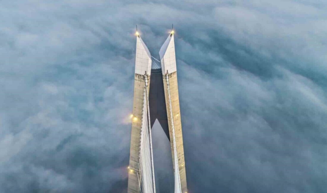 İstanbul’un simge yapılarından Yavuz Sultan Selim Köprüsü, gün doğumu ve