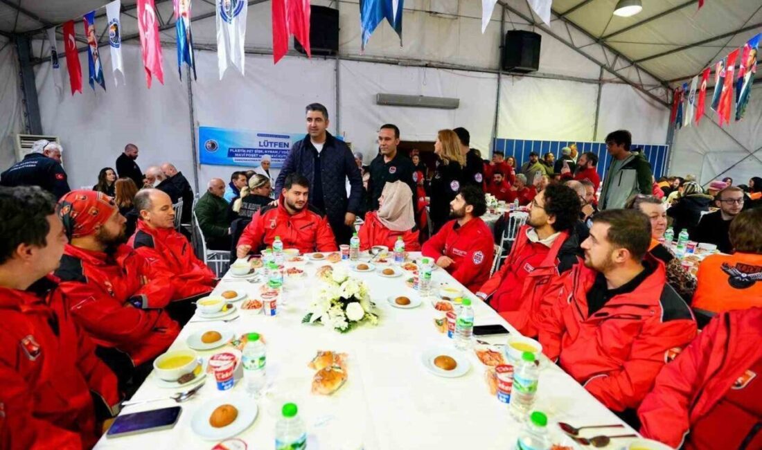 Kartal Belediyesi, afetlere karşı sahada görev yapan arama kurtarma ekipleri