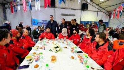 Kartal Belediyesi, afetlere karşı sahada görev yapan arama kurtarma ekipleri